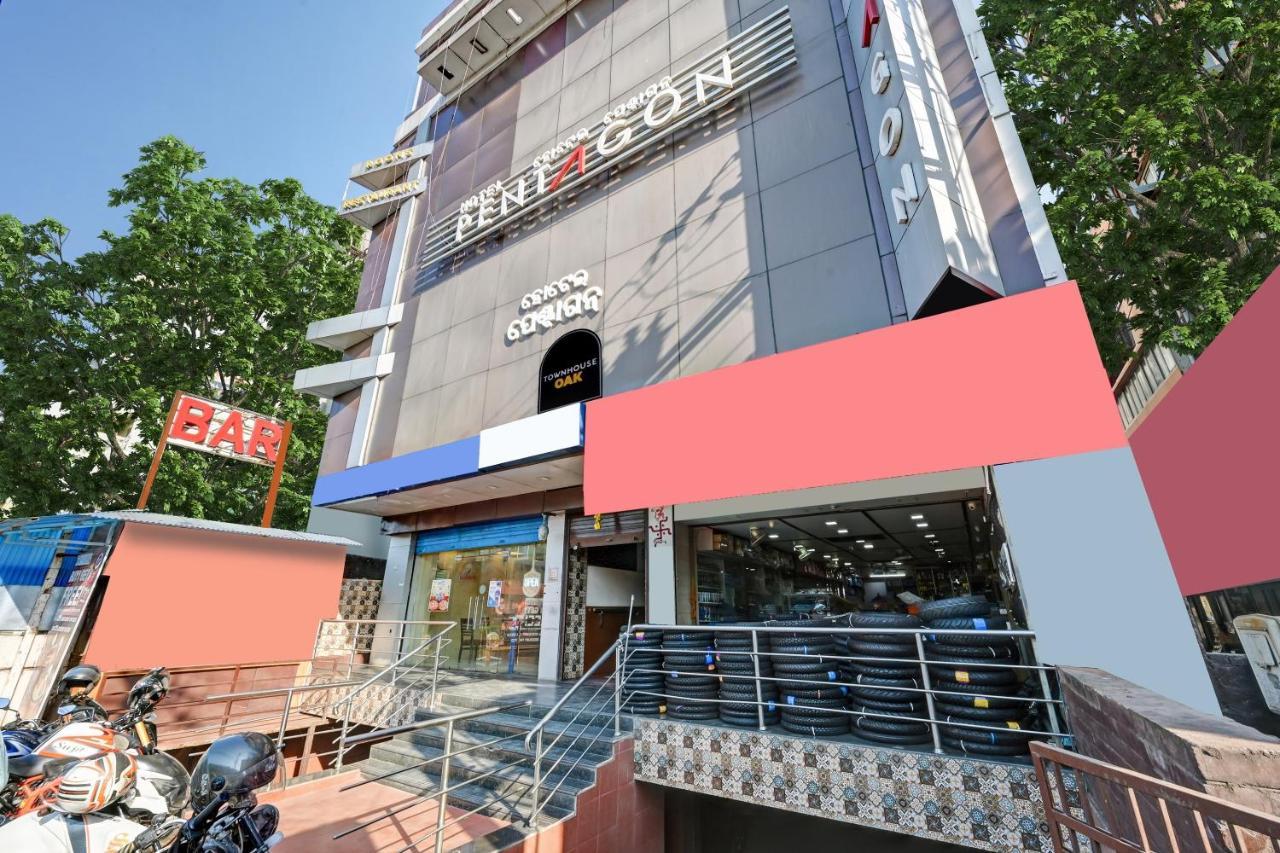 Hotel Townhouse Oak Pentagon Residency Bhubaneswar Exterior foto